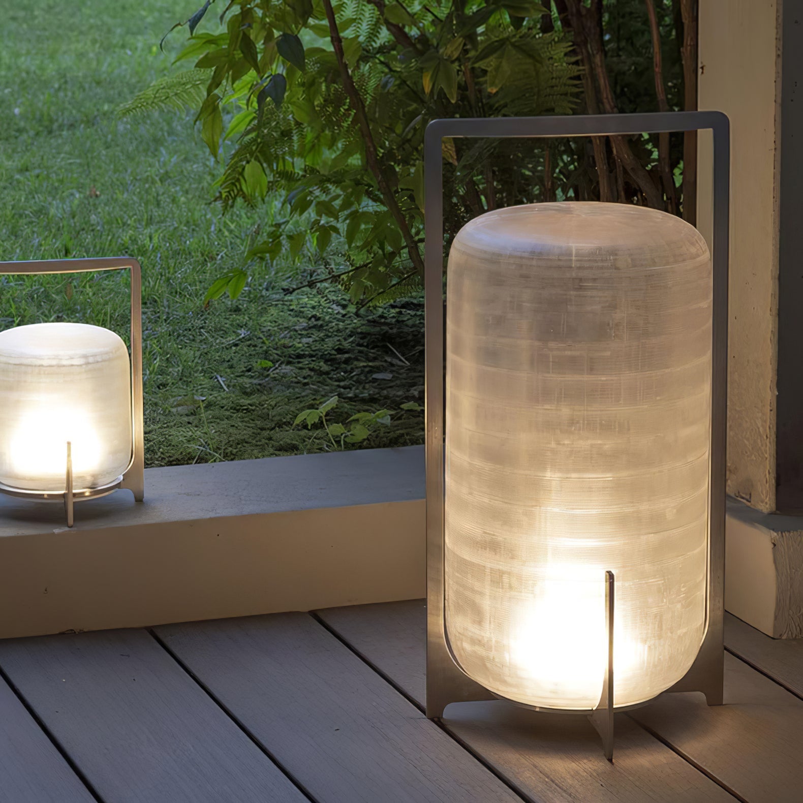 Lampe de table lanterne en inox – allumage automatique crépusculaire