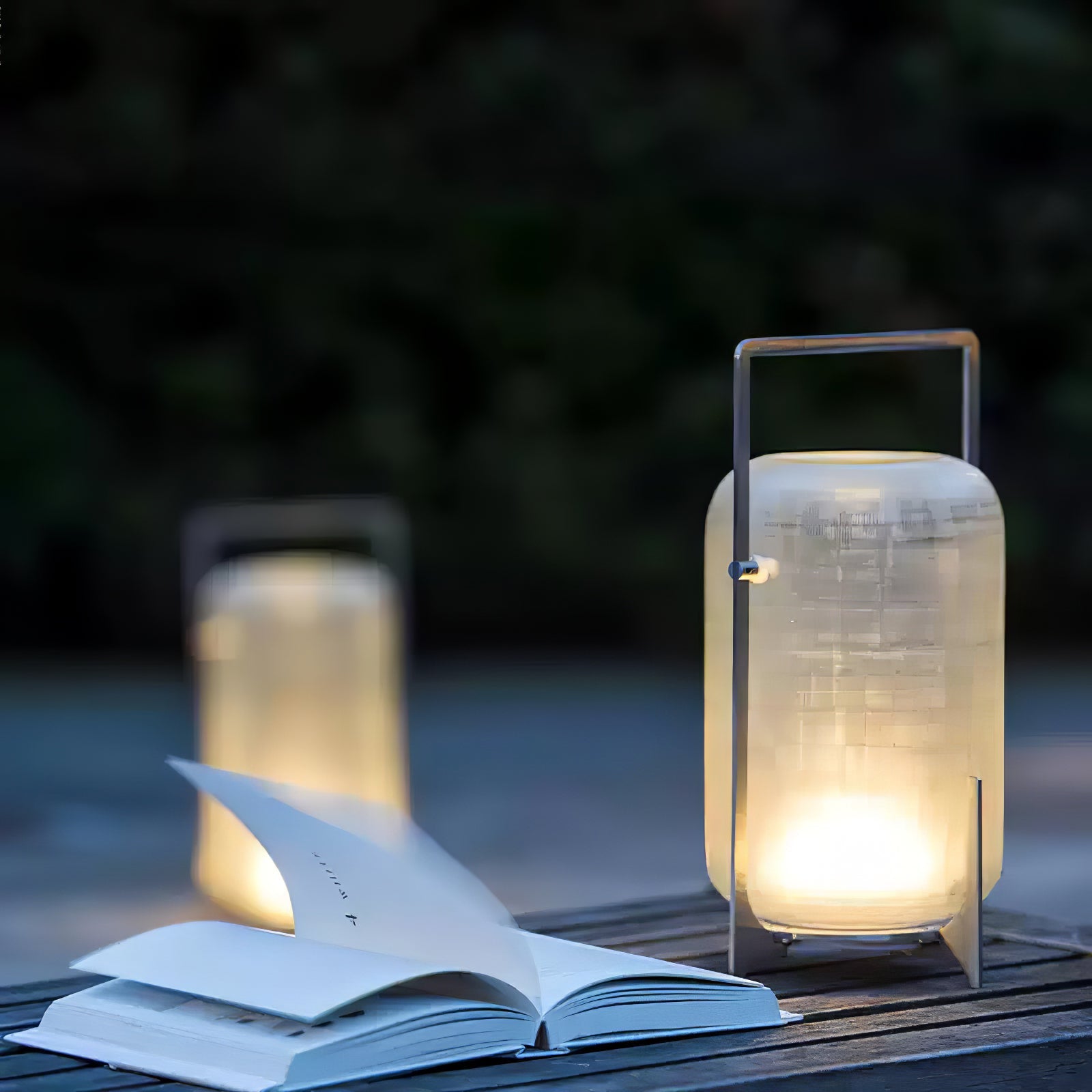 Lampe de table lanterne en inox – allumage automatique crépusculaire
