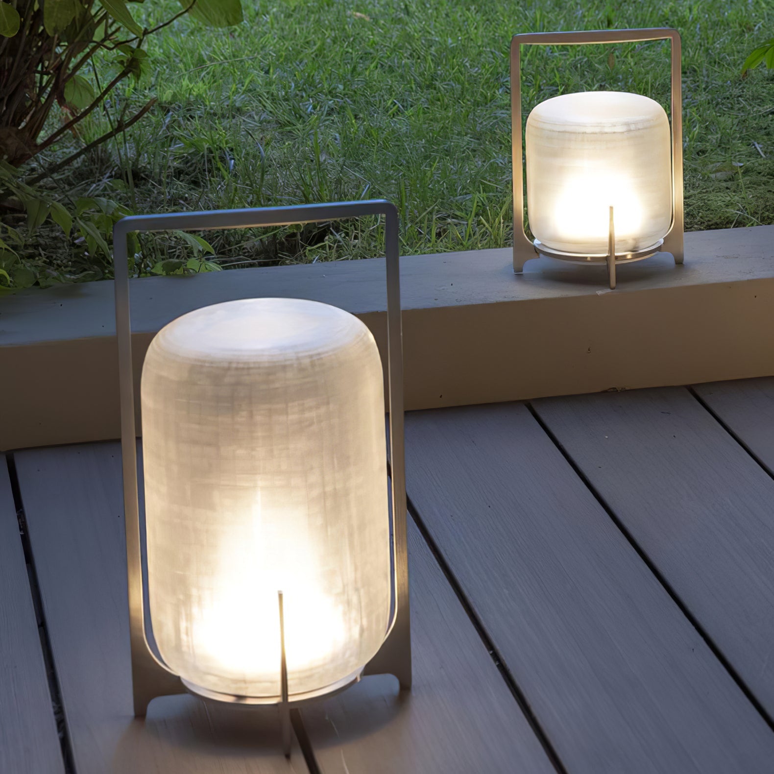 Lampe de table lanterne en inox – allumage automatique crépusculaire