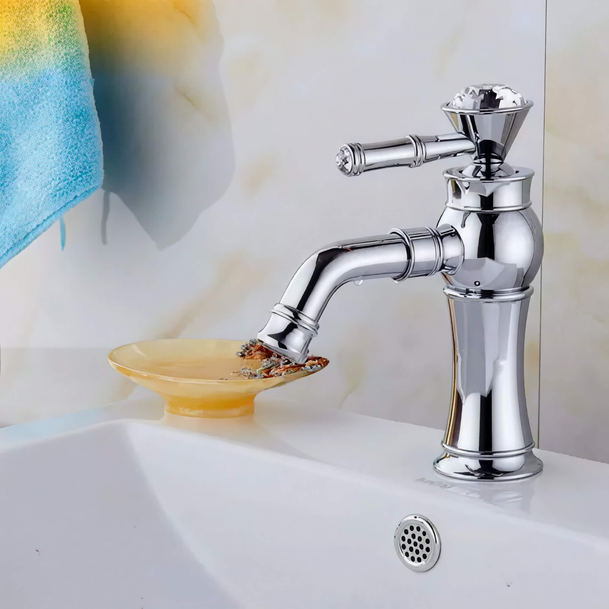 Robinet lavabo ou vasque moderne - Détail diamant